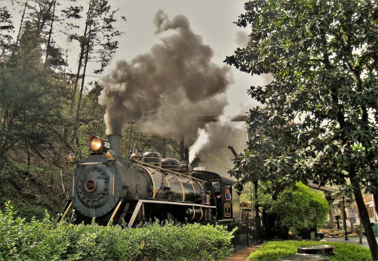 Highland Dream, Hot Tub, 1089 Free Tickets Each Paid Day, Dollywood And More Sevierville Exterior photo
